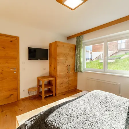 Haus Floria 2 דירה