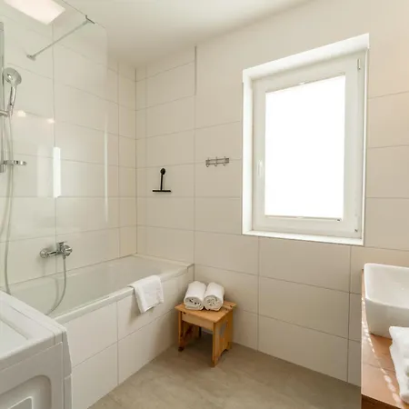 Haus Floria 2 דירה *