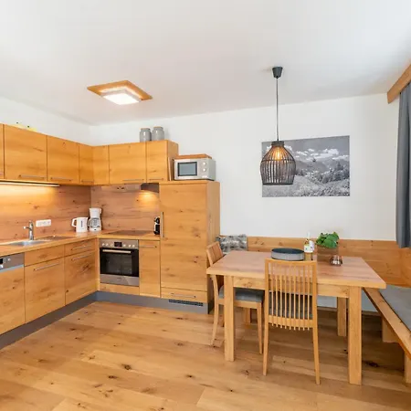 Haus Floria 2 דירה