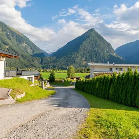 Haus Floria 2 דירה *